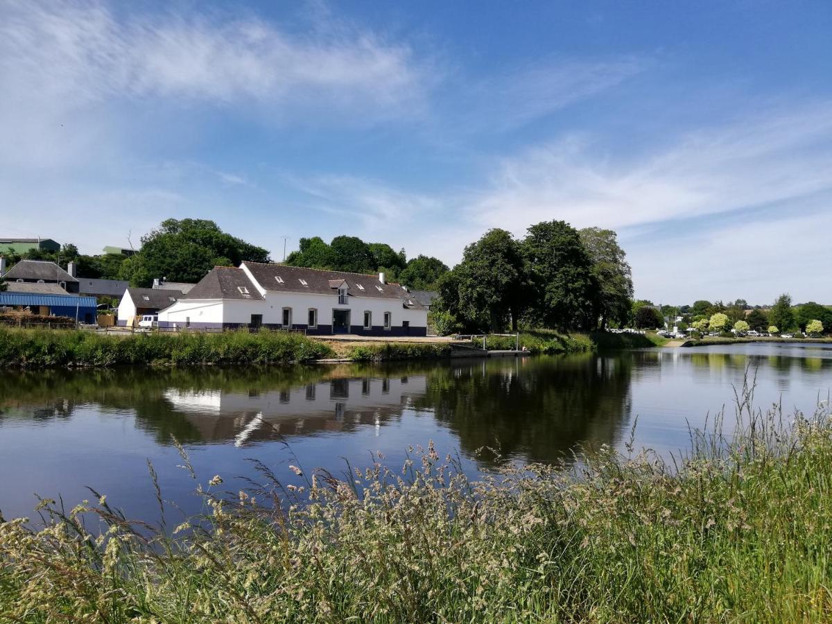 Les Chambres Du Bistro Du Canal Pleyben Exteriör bild